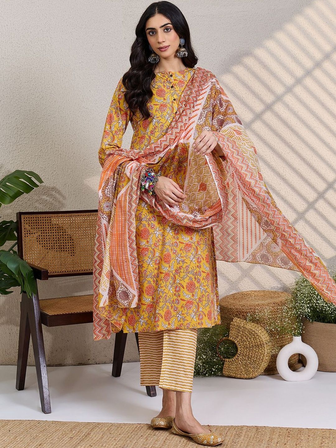 Women Floral Printed Cotton Kurta with Trousers & Dupatta