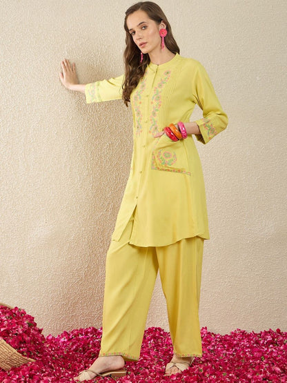 Dhiyona IE Embroidered Mandarin Collar Top With Trouser