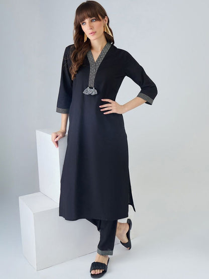 Women Regular Thread Work Kurta with Trousers