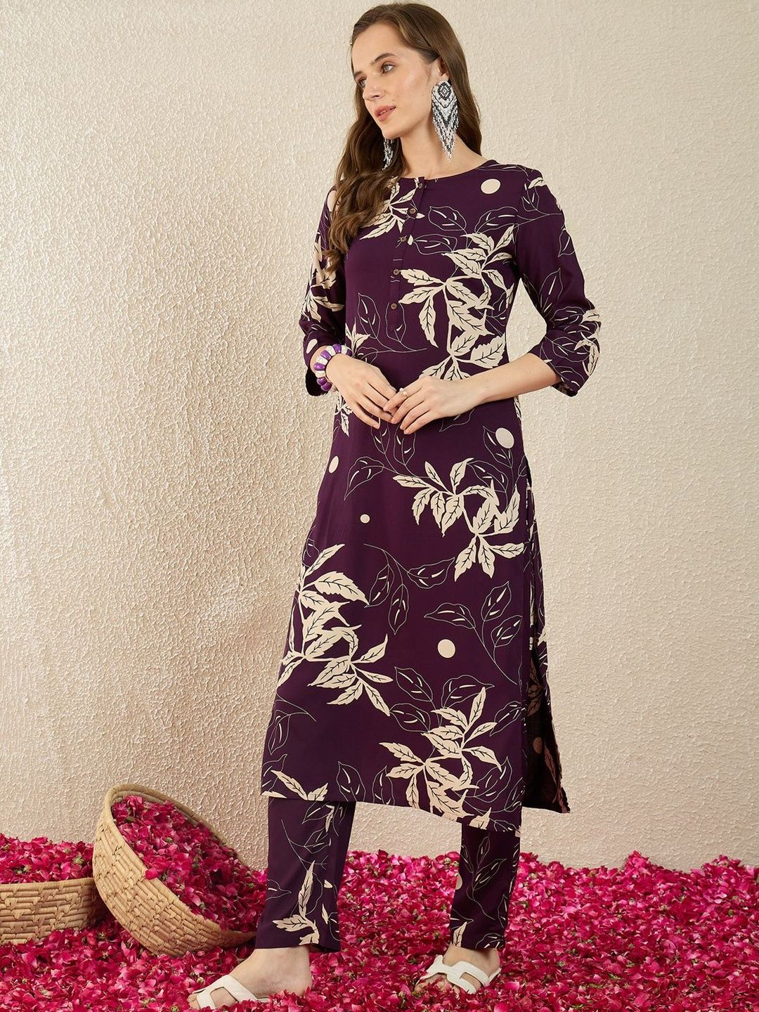 Women Floral Printed Regular Kurta with Trousers