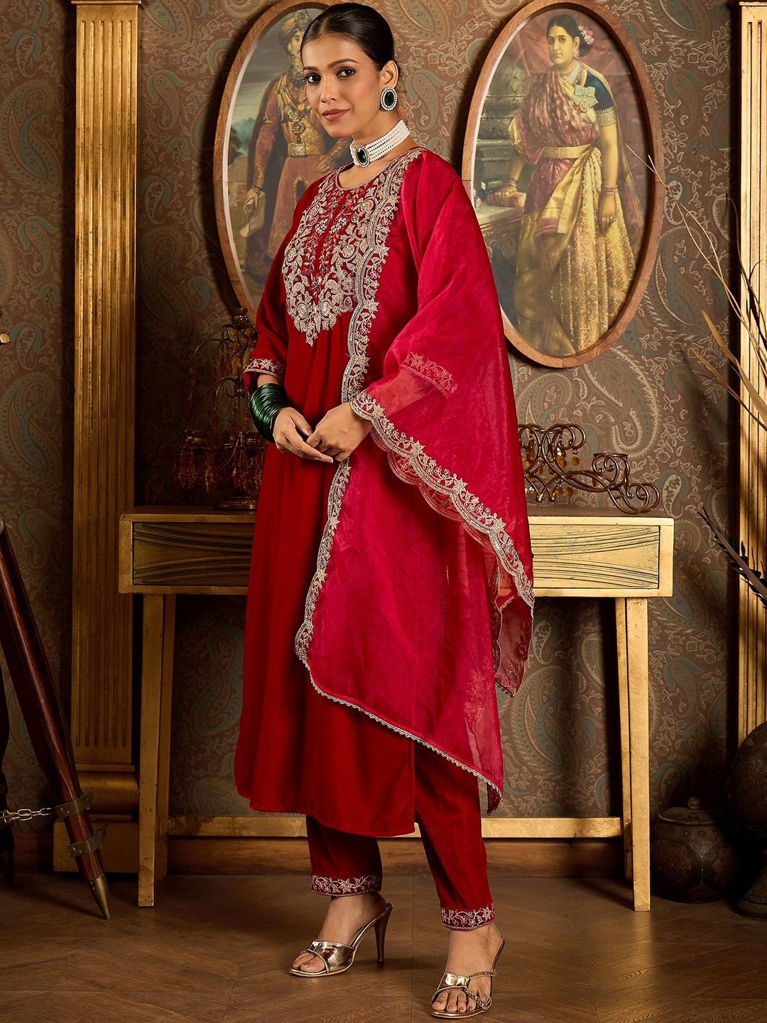 Women Ethnic Motifs Embroidered Thread Work Velvet Kurta & Trousers With Dupatta