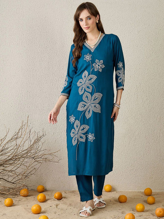Dhiyona IE Floral Embroidered V-Neck Top With Trousers Co-Ords