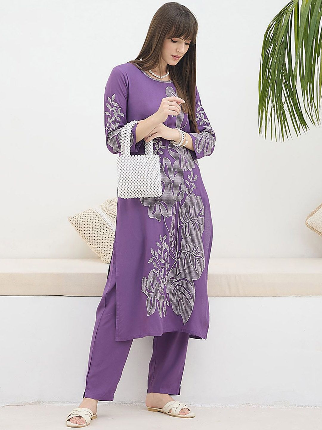 Women Floral Printed Regular Kurta with Trousers