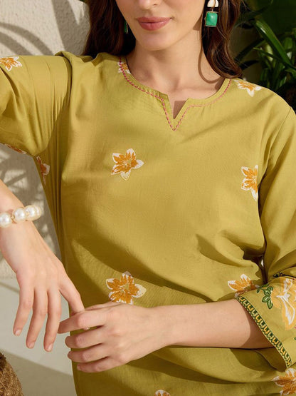 Dhiyona IE Women's Floral Printed Sequinned Pure Cotton Kurta with Trousers