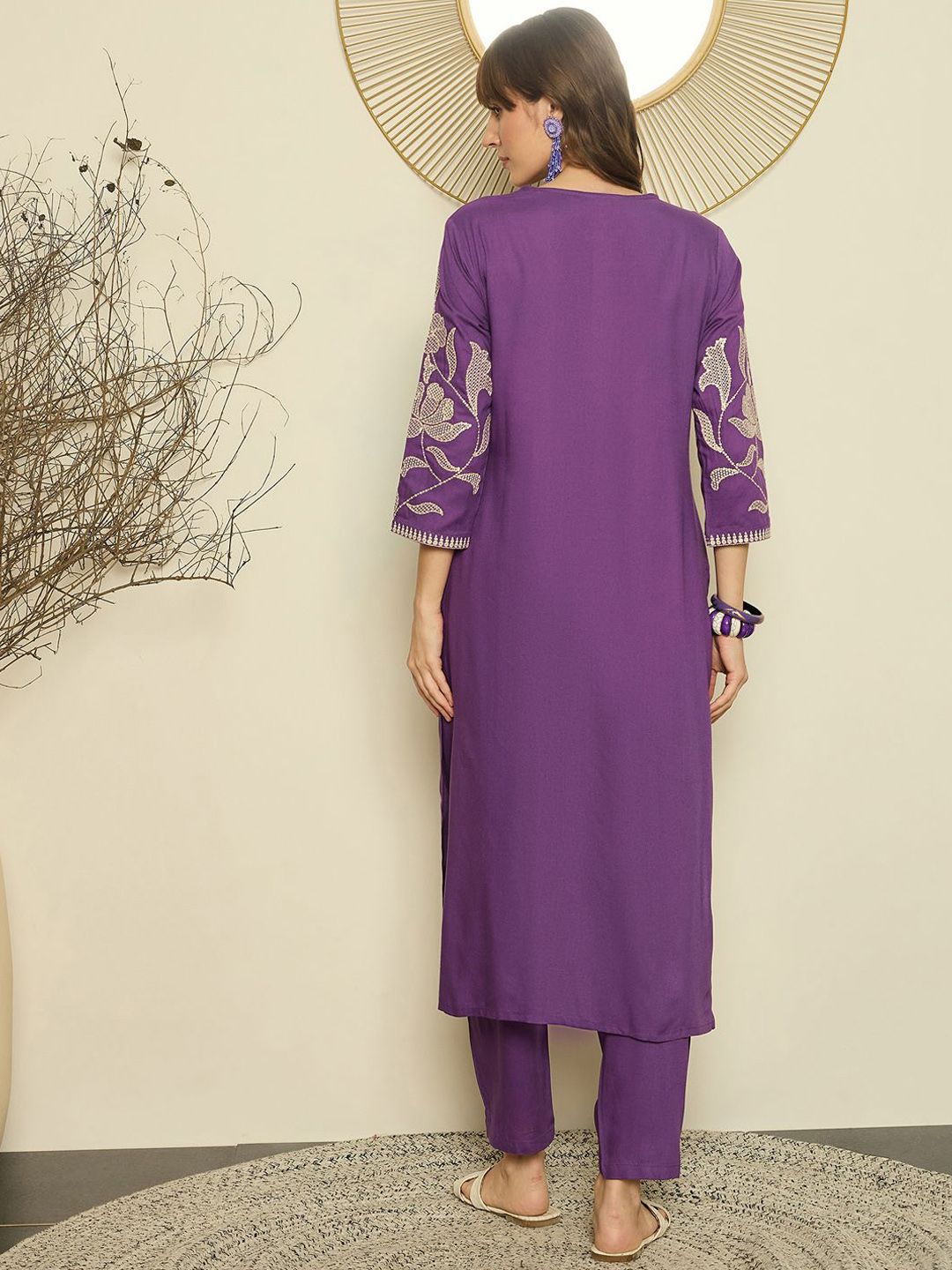 Women Ethnic Motifs Embroidered Regular Thread Work Kurta with Trouser