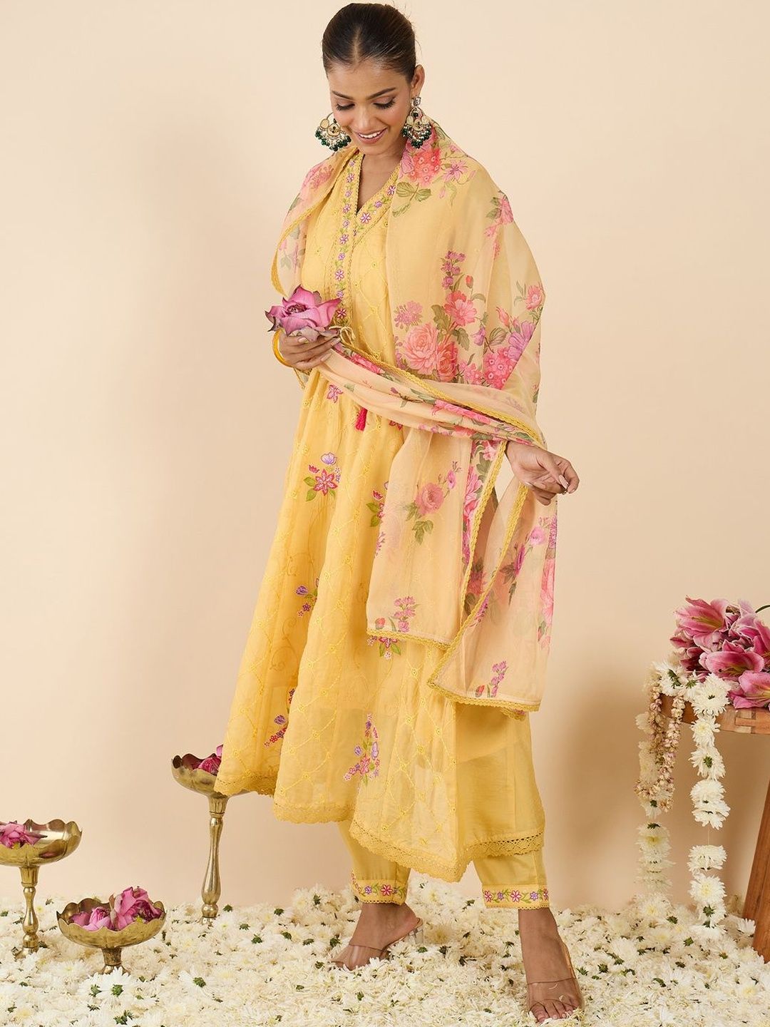 Women Floral Embroidered Panelled Thread Work Kurta with Trousers & With Dupatta