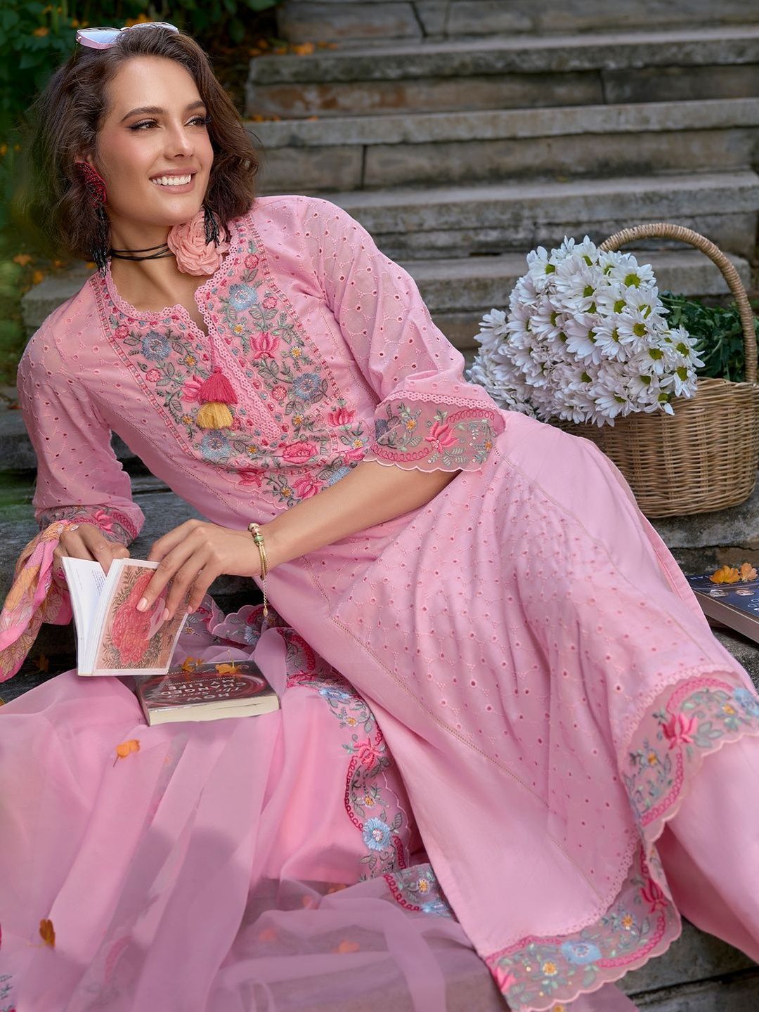 Women Floral Embroidered Regular Thread Work Pure Cotton Kurta with Trousers & With Dupatta