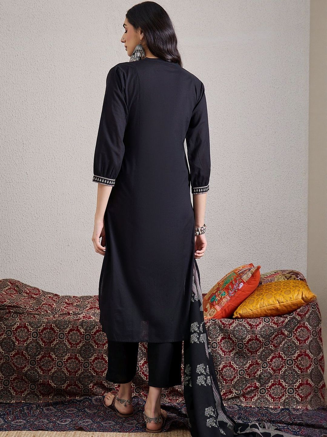 Women Paisley Embroidered Regular Thread Work Pure Cotton Kurta with Trousers & With Dupatta
