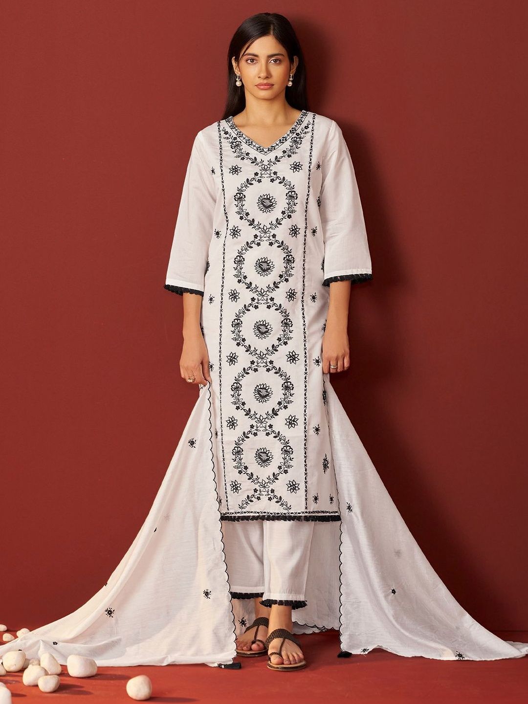 Women Ethnic Motifs Embroidered Regular Thread Work Kurta with Trousers & With Dupatta