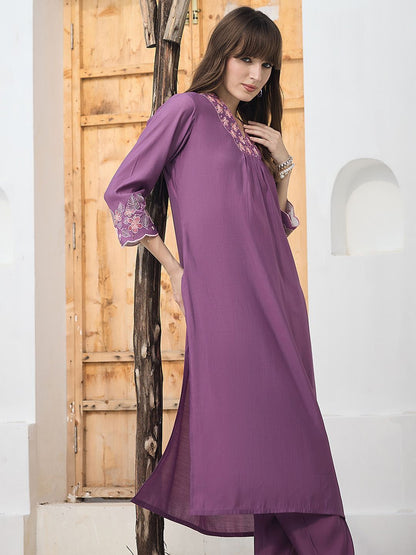 Floral Embroidered Thread Work Straight Kurta With Trousers