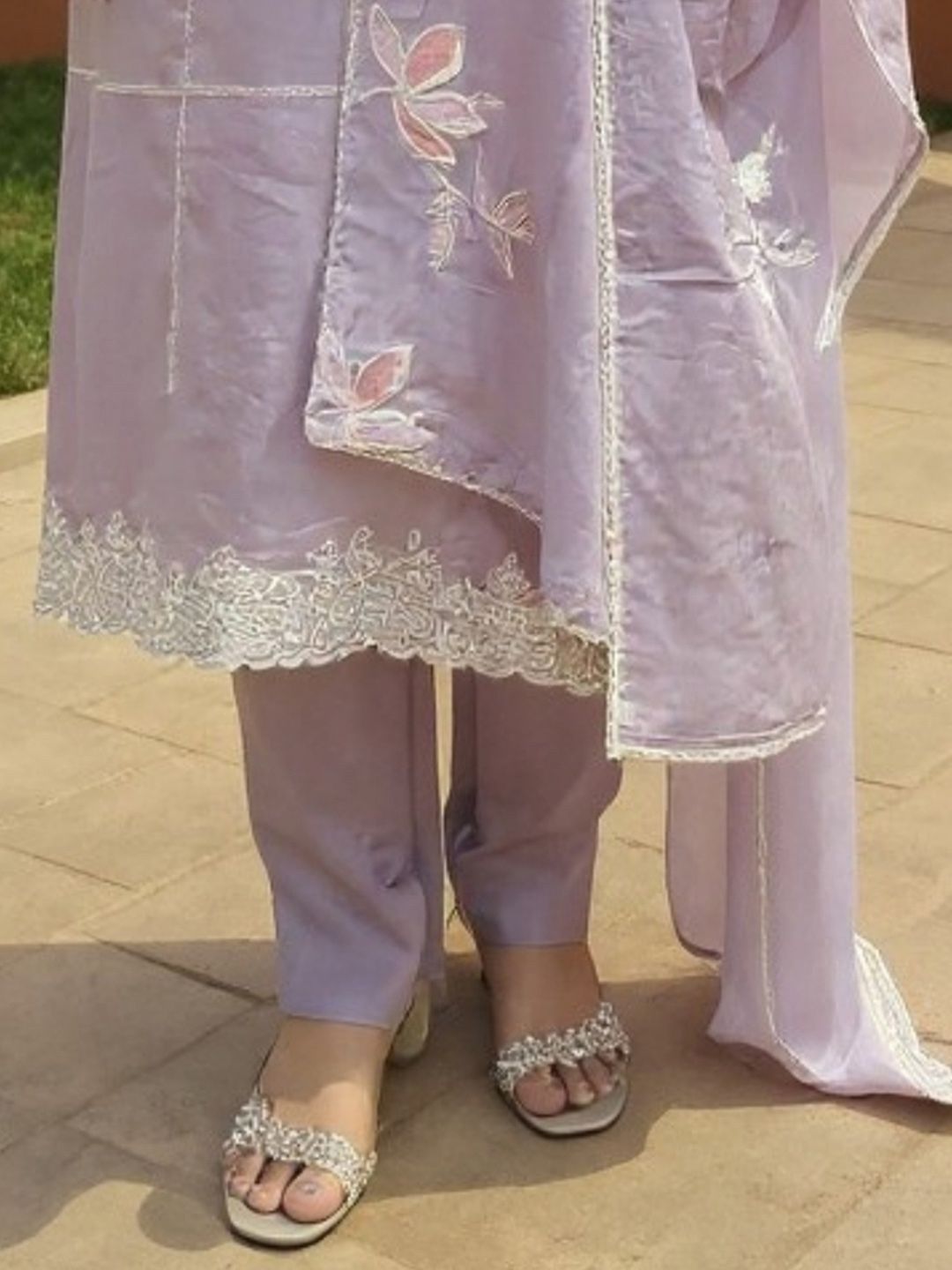 Floral Embroidered Thread Work Pure Cotton Kurta With Trousers & Dupatta