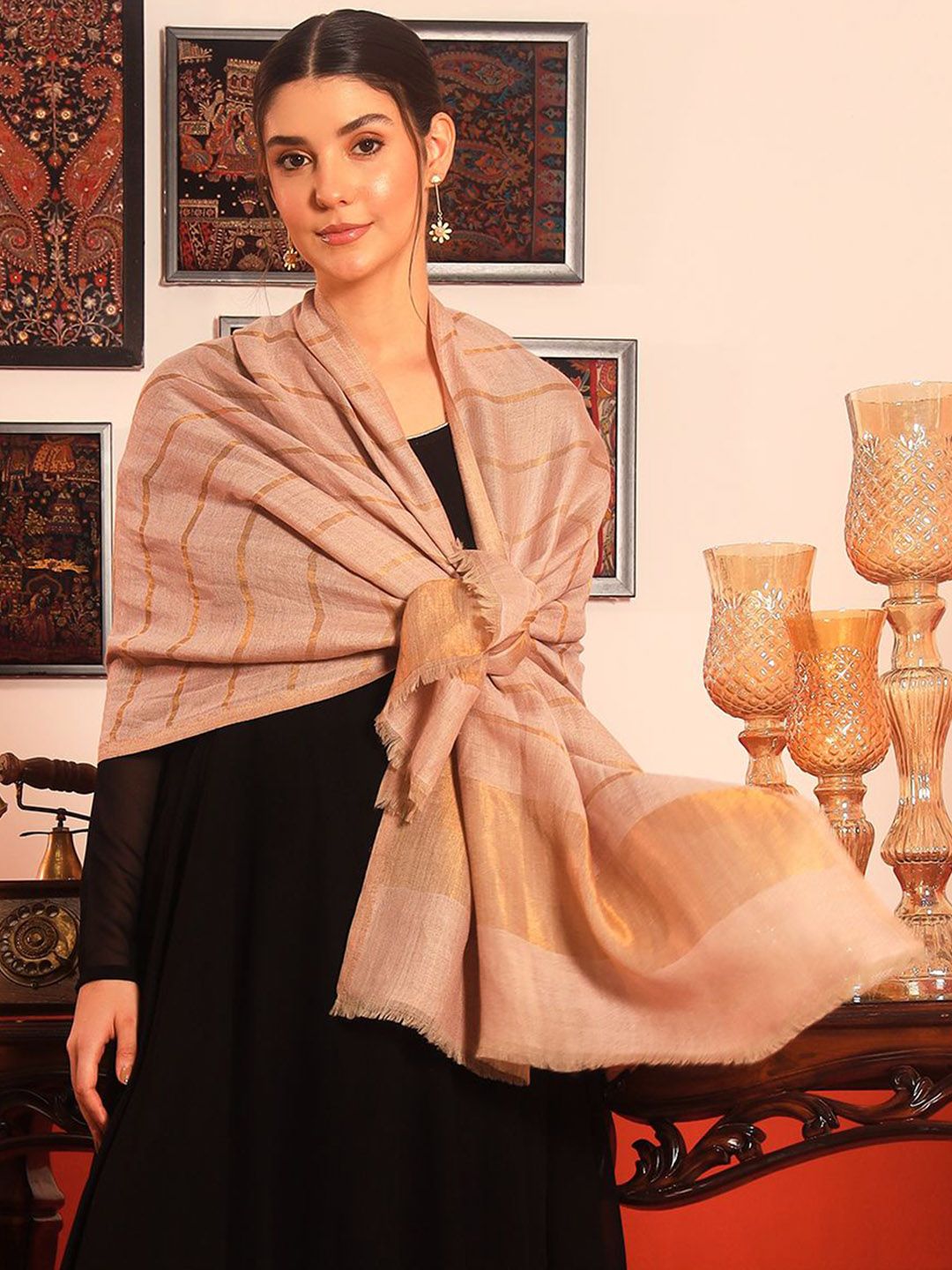 Dhiyona PA Checked Woven Design Zari Shawl