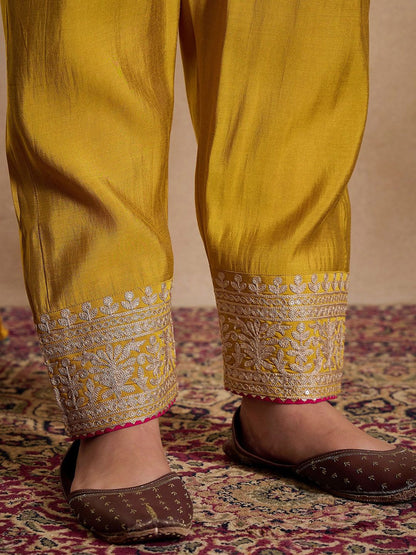 Dhiyona IN Women Floral Yoke Design Regular Thread Work Kurta with Trousers & With Dupatta