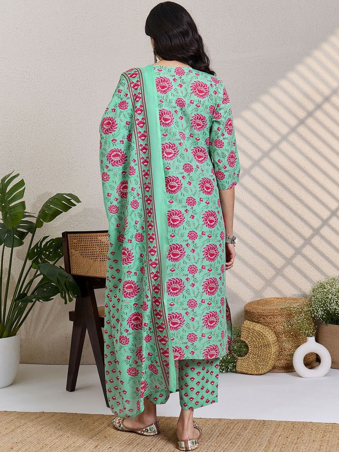 Women Floral Printed Regular Mirror Work Kurta & Trousers With Dupatta