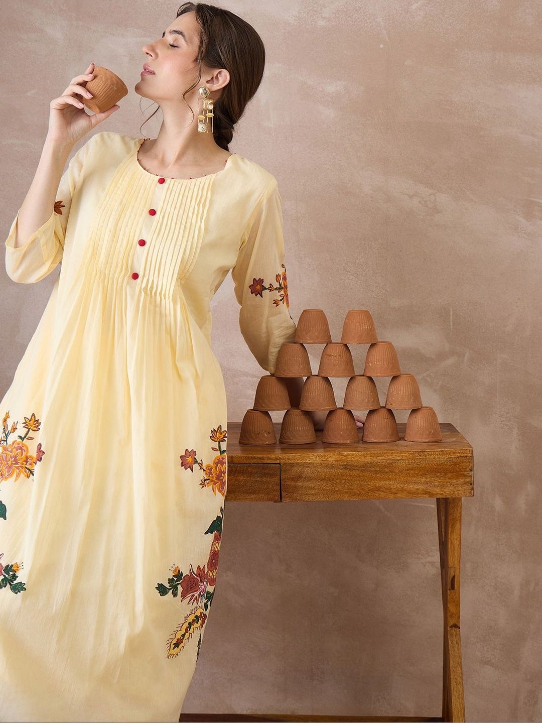 Women Floral Printed Pleated Pure Cotton Kurta with Trousers