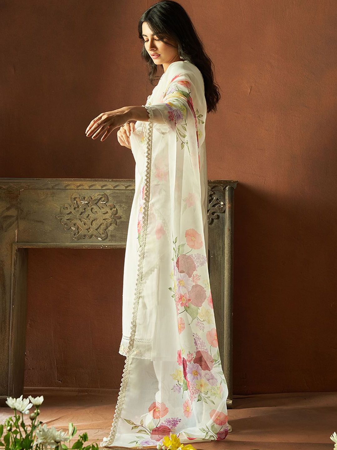 Floral Embroidered V-Neck Thread Work Straight Kurta With Trousers & Dupatta