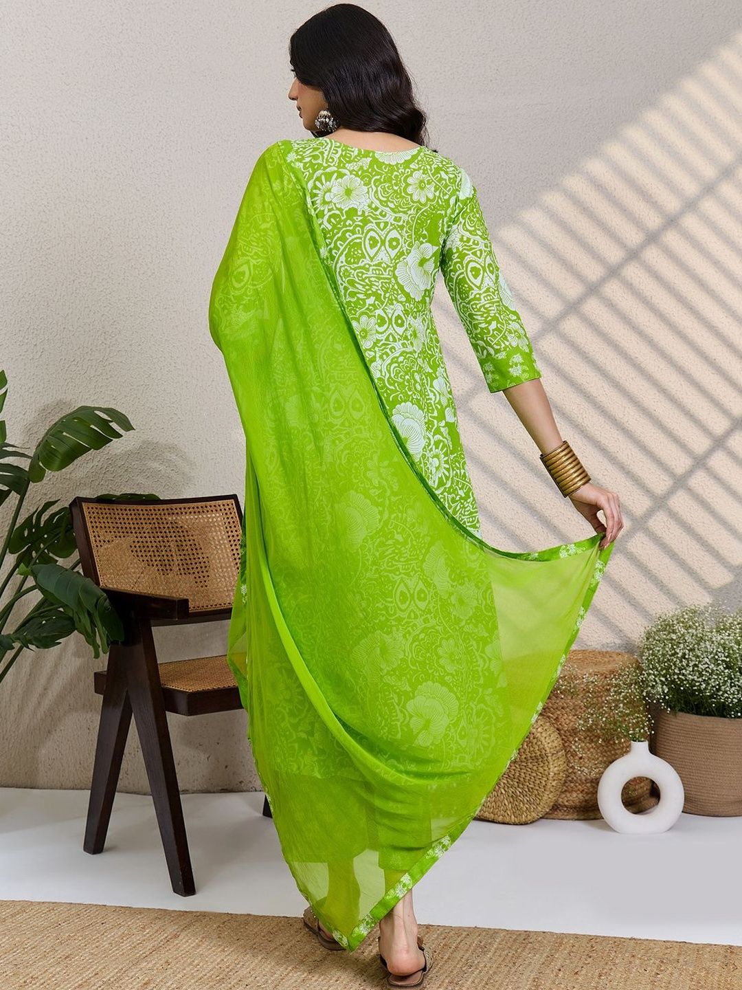 Women Floral Printed Regular Pure Cotton Kurta with Trousers & With Dupatta