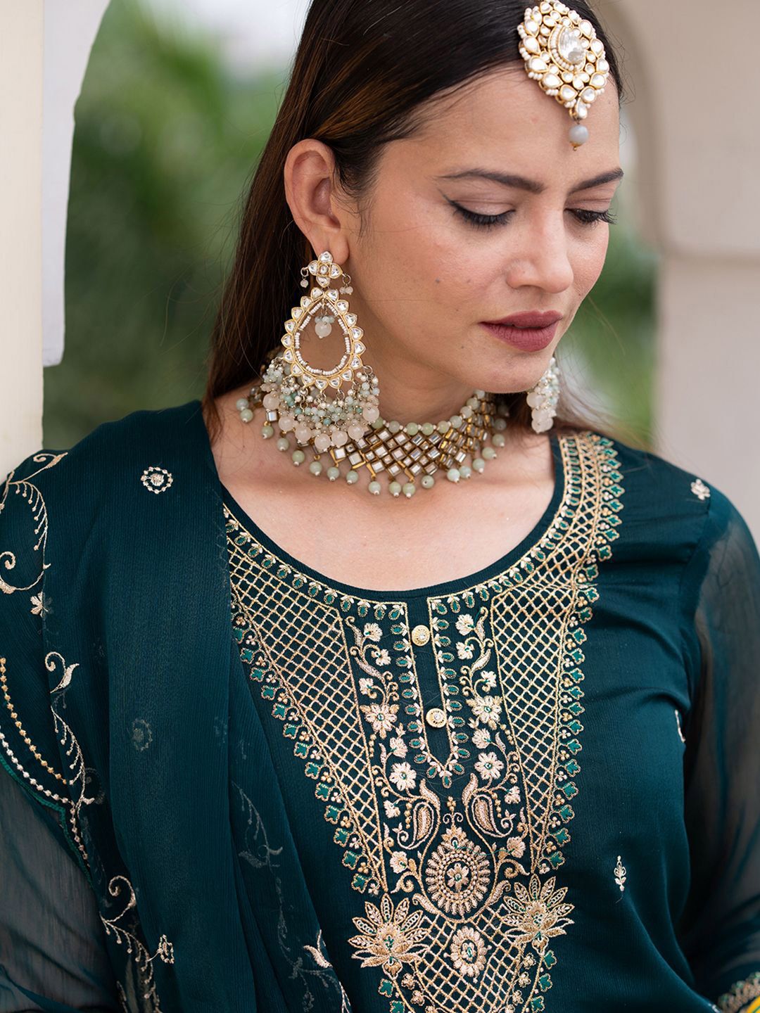 Dhiyona CH Embroidered Round Neck Thread Work Straight Kurta With Trousers & Dupatta