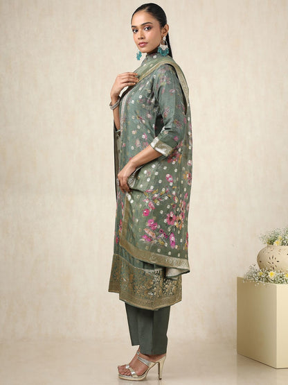 Dhiyona SO Women's Floral Printed Mirror Work Straight Kurta With Trousers & Dupatta