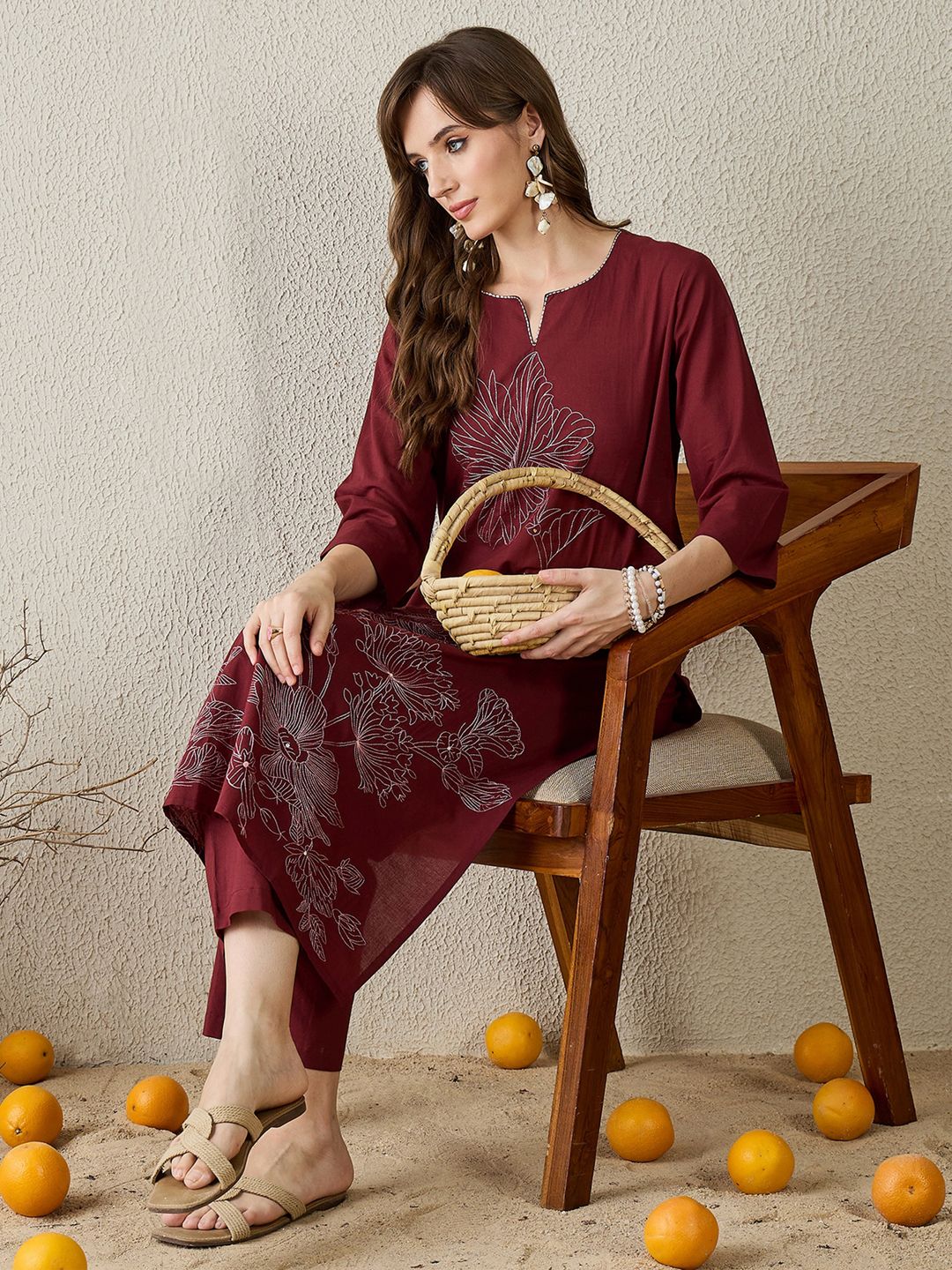 Women Floral Embroidered Thread Work Pure Cotton Kurta with Trousers