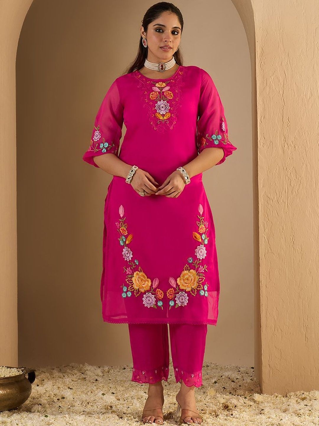 Women Floral Embroidered Regular Thread Work Kurta with Trousers & With Dupatta