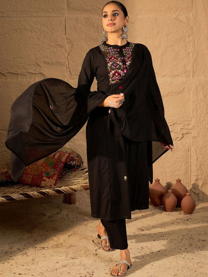 Women Ethnic Motifs Embroidered Thread Work Pure Cotton Kurta Set & Dupatta
