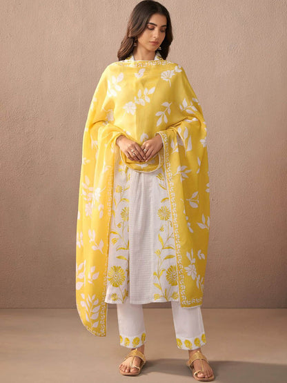 Dhiyona IE Women Floral Embroidered Regular Thread Work Pure Cotton Kurta with Trousers & With Dupatta