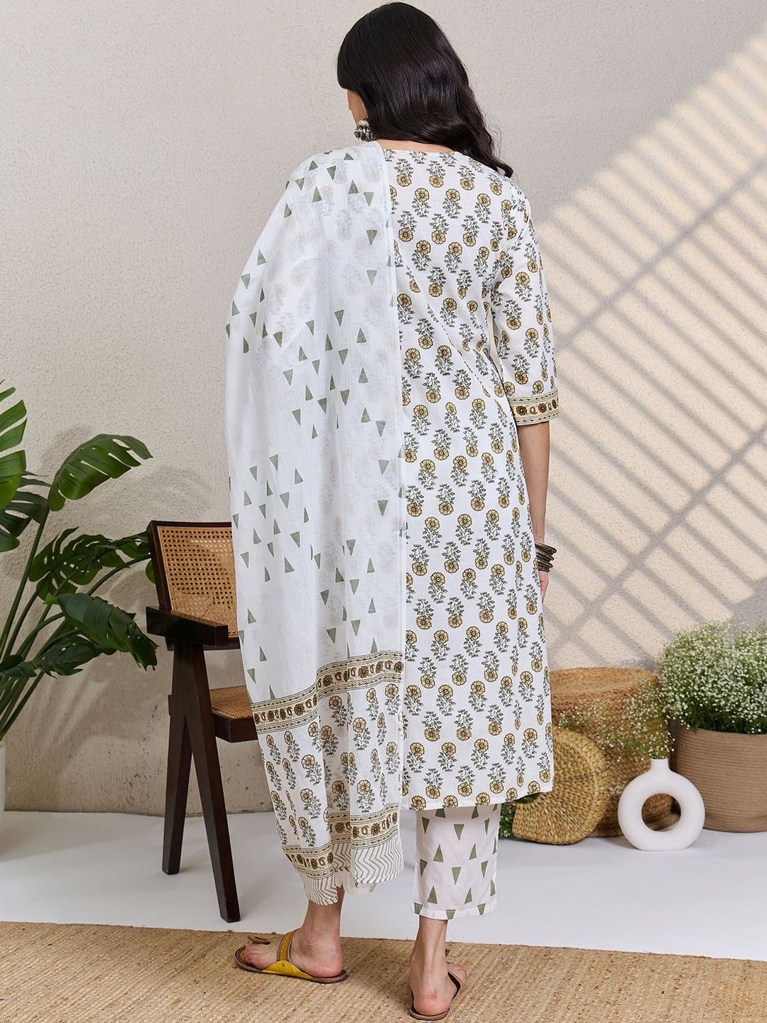 Women Floral Printed Cotton Kurta with Trousers & Dupatta