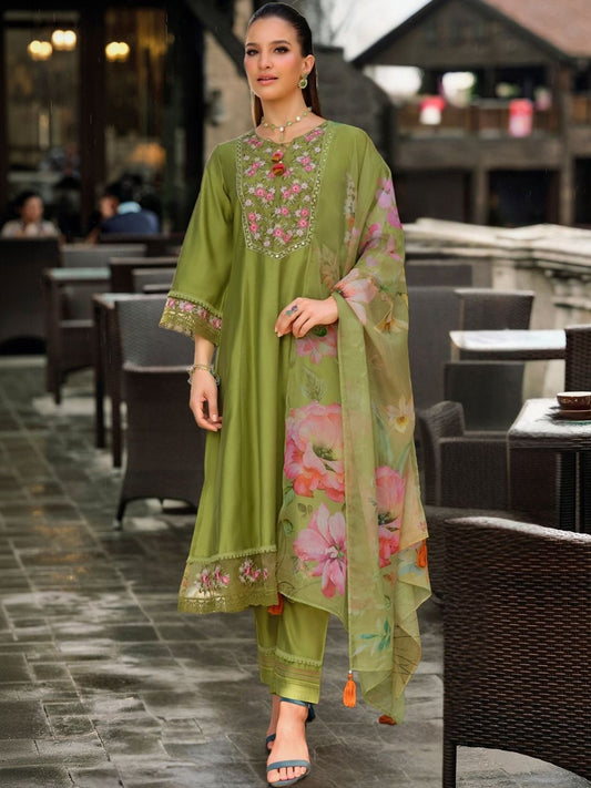 Women Floral Embroidered Regular Thread Work Liva Kurta with Trousers & With Dupatta