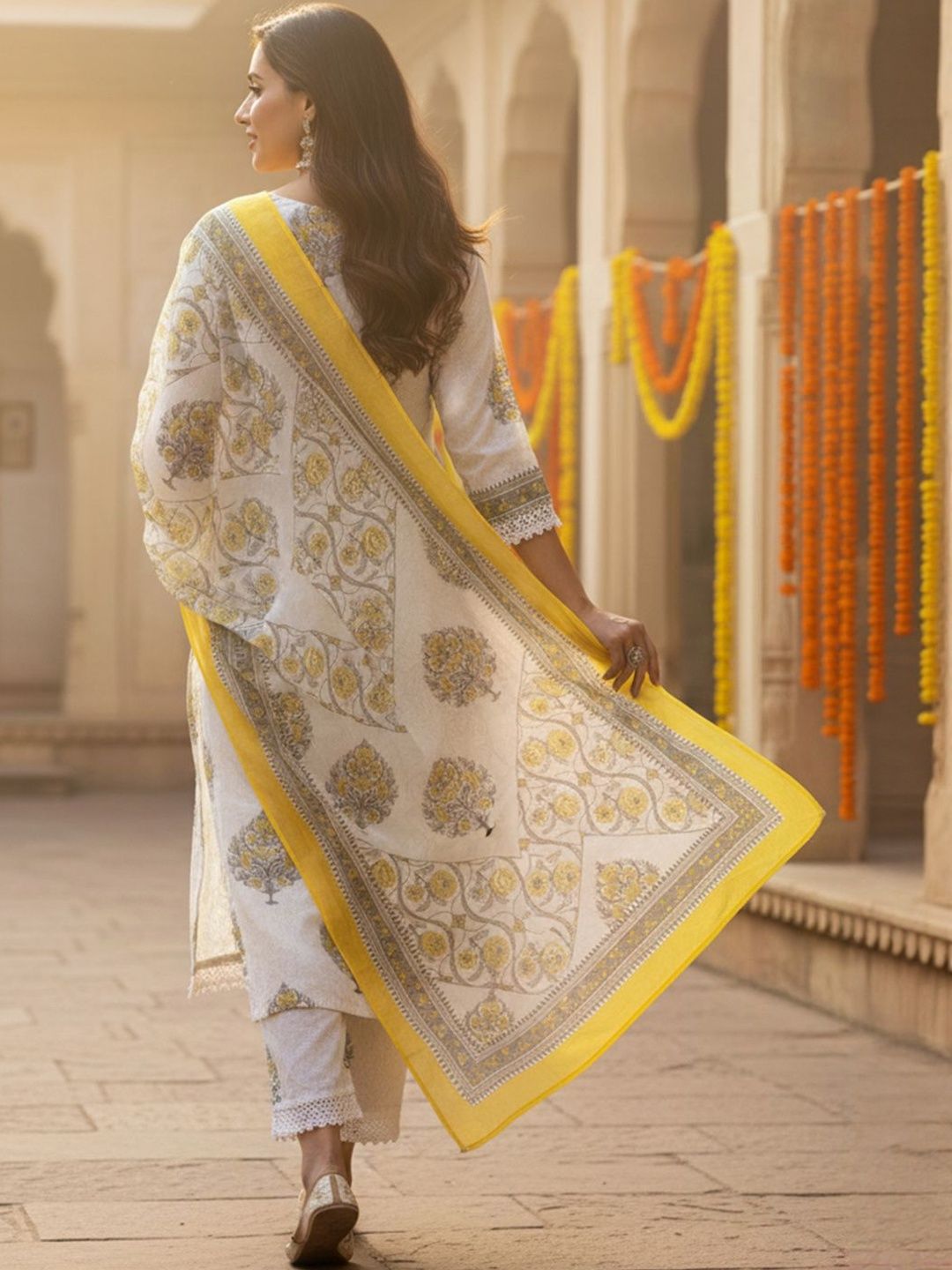 Ethnic Motifs Printed Regular Pure Cotton Straight Kurta With Trousers & Dupatta