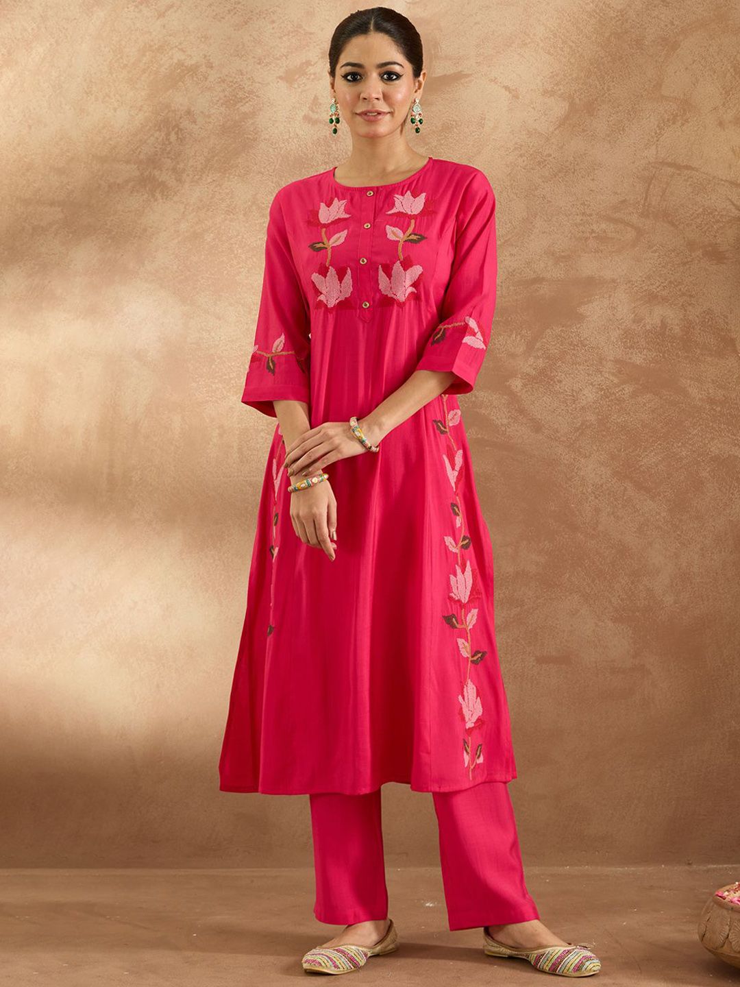 Women Ethnic Motifs Embroidered Thread Work Pure Cotton Kurta with Trousers
