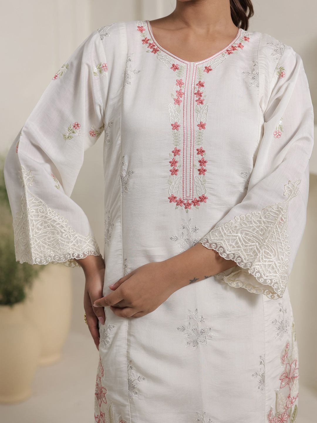 Dhiyona IE Women Embroidered Kurta & Trouser Co-Ord Set