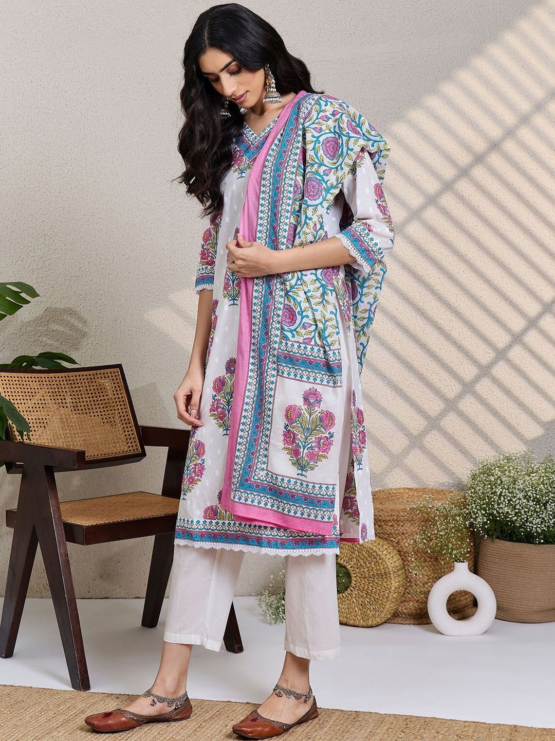 Women Floral Printed Regular Pure Cotton Kurta with Trousers & With Dupatta