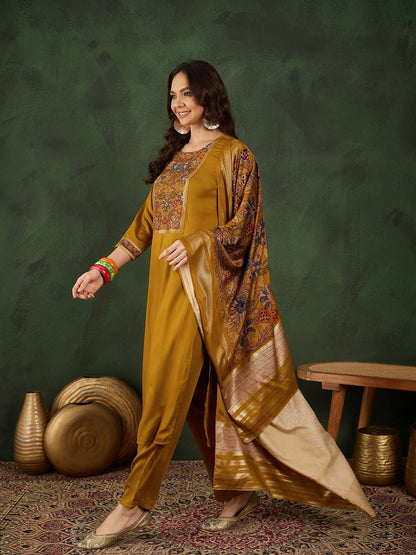 Dhiyona SN Women's Floral Printed Sequinned Straight Kurta With Trouser And Dupatta