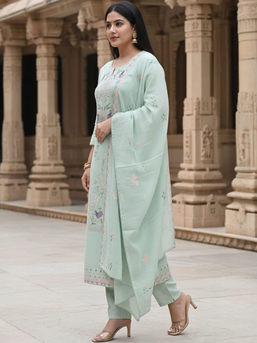 Women Ethnic Motifs Embroidered Regular Thread Work Pure Cotton Kurta Set