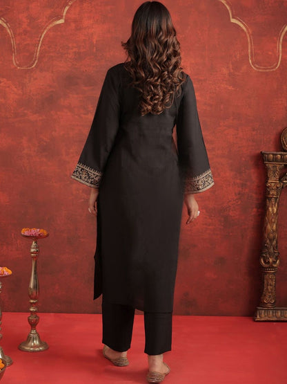 Women Ethnic Motifs Embroidered Regular Thread Work Liva Kurta with Trousers