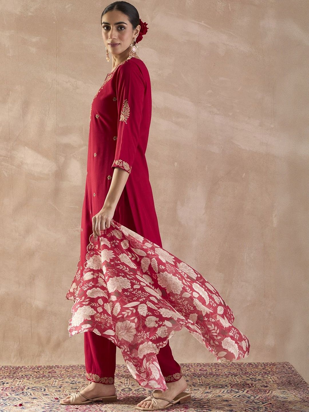 Ethnic Motifs Embroidered Thread Work Straight Kurta With Trousers & Dupatta