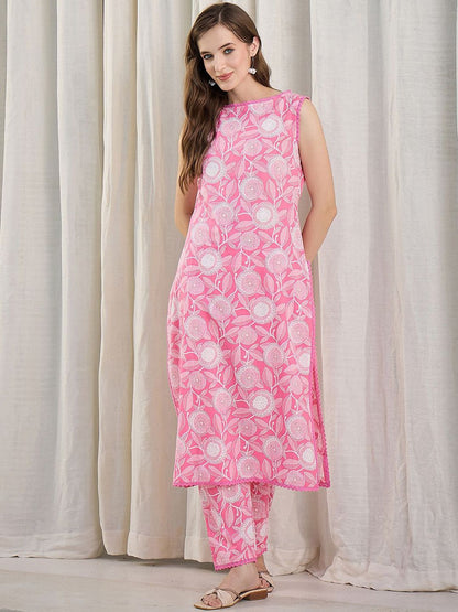 Women Floral Printed Cotton Kurta with Trousers