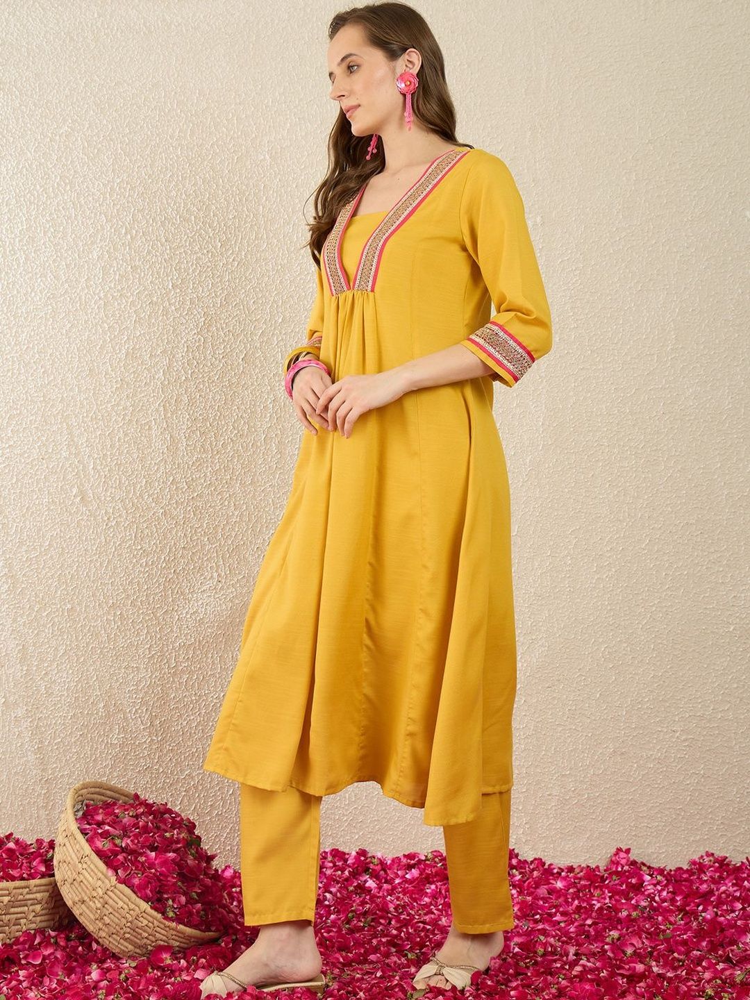 Dhiyona IE Printed Square Neck Three-Quarter Sleeves Top With Trousers