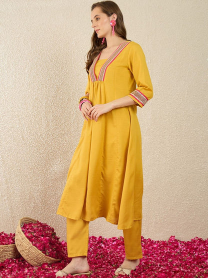 Dhiyona IE Printed Square Neck Three-Quarter Sleeves Top With Trousers