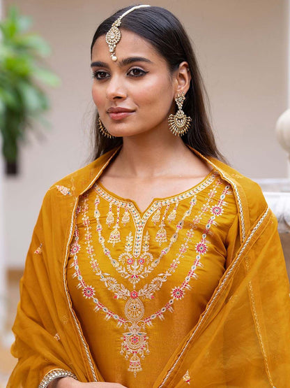 Dhiyona CH Ethnic Motifs Embroidered Thread Work Kurta with Trousers & With Dupatta