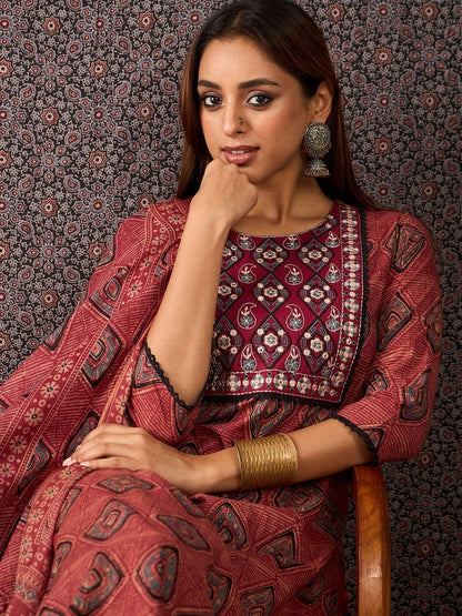 Women Printed Mirror Work Pure Cotton Kurta with Trousers & With Dupatta