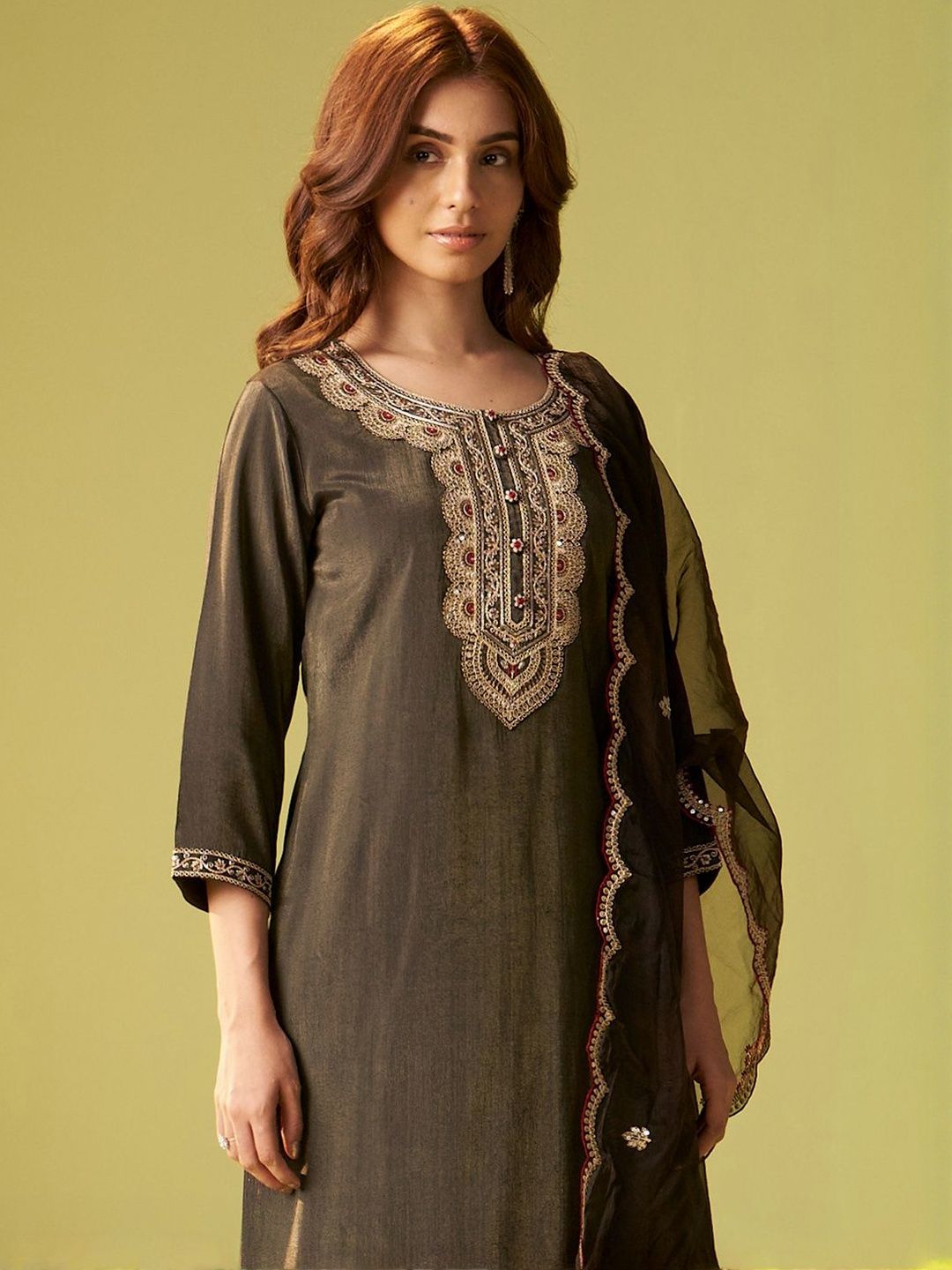 Embroidered Thread Work Liva Kurta With Trouser & With Dupatta