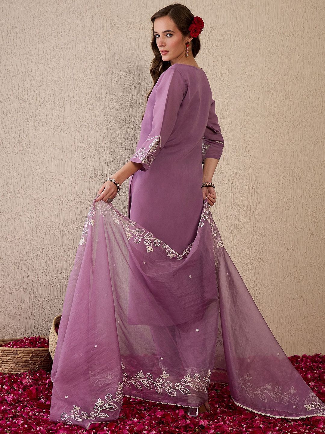 Dhiyona IE Women Floral Embroidered Regular Thread Work Kurta with Trousers & With Dupatta