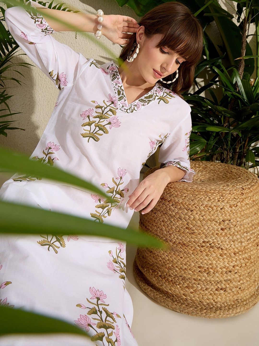 Women Floral Printed Cotton Kurta with Trousers