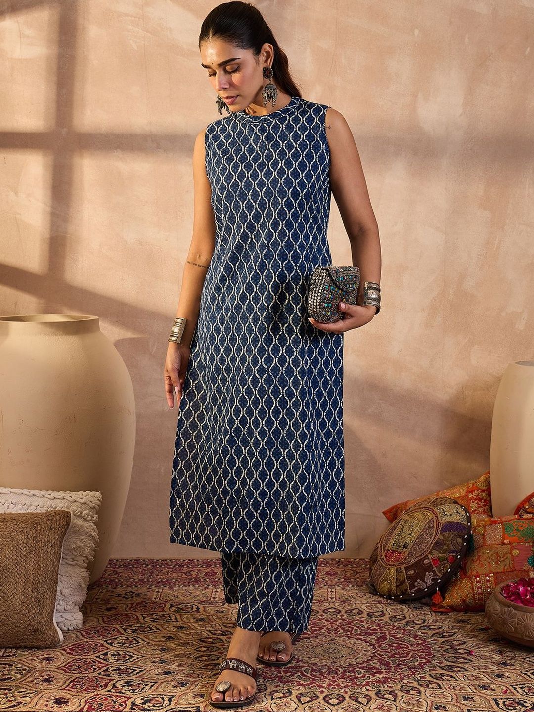 Women Geometric Printed Regular Pure Cotton Kurta with Trousers