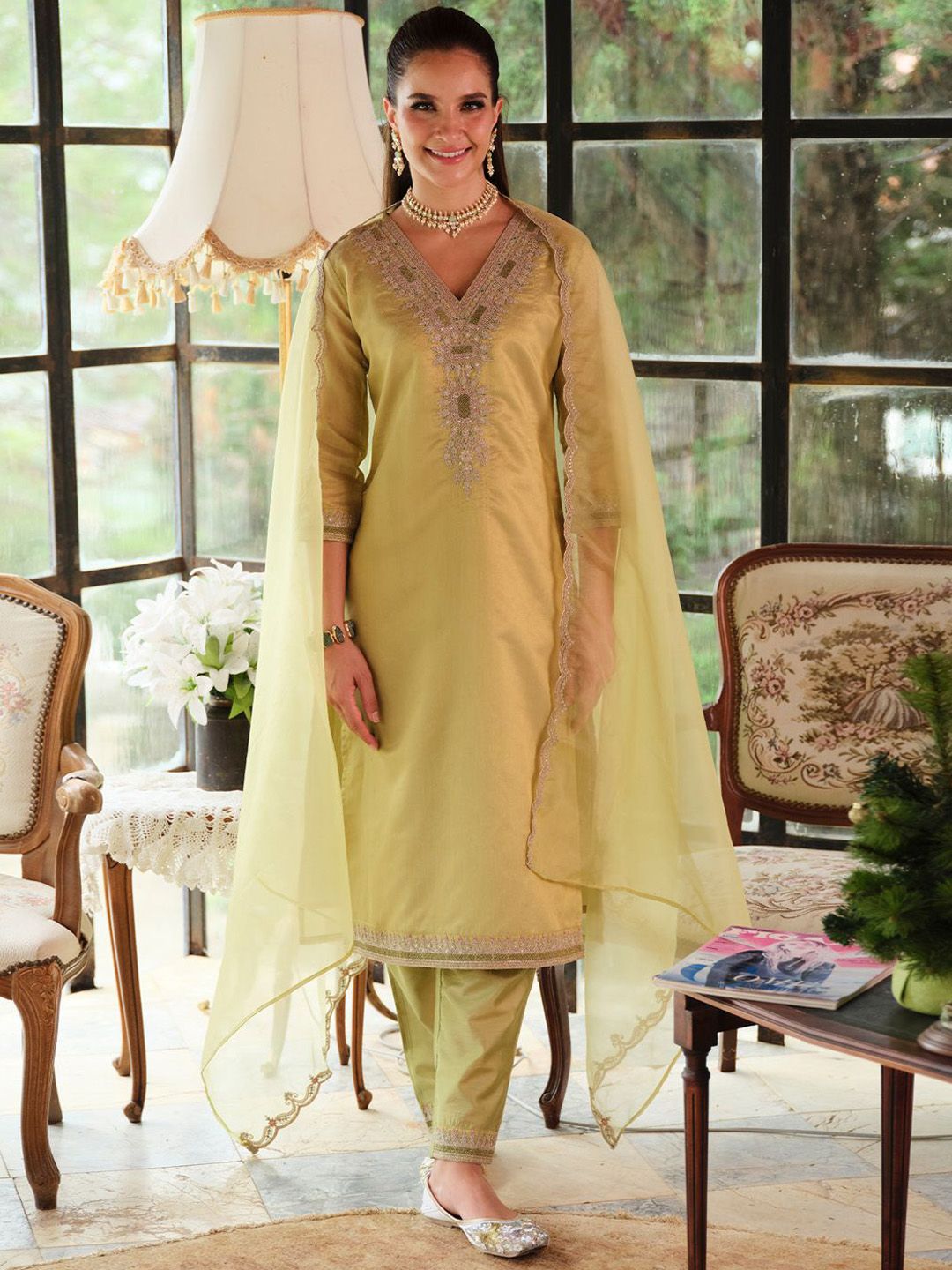 Dhiyona IE Women Ethnic Motifs Embroidered Kurta with Trousers & With Dupatta Kurta Sets
