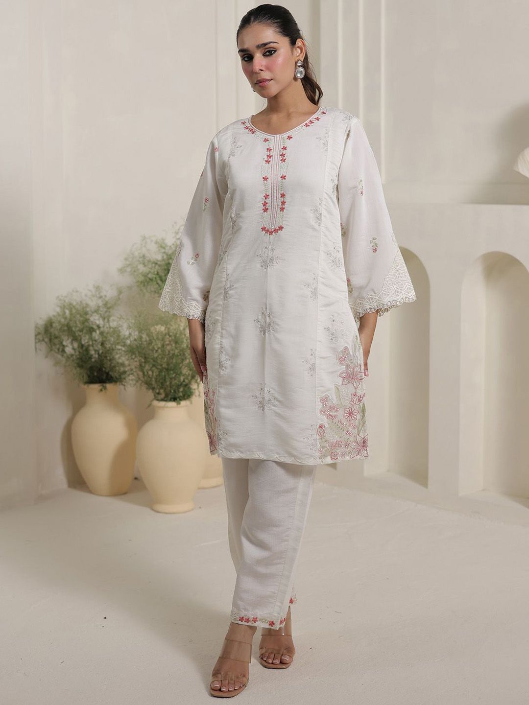 Dhiyona IE Women Embroidered Kurta & Trouser Co-Ord Set