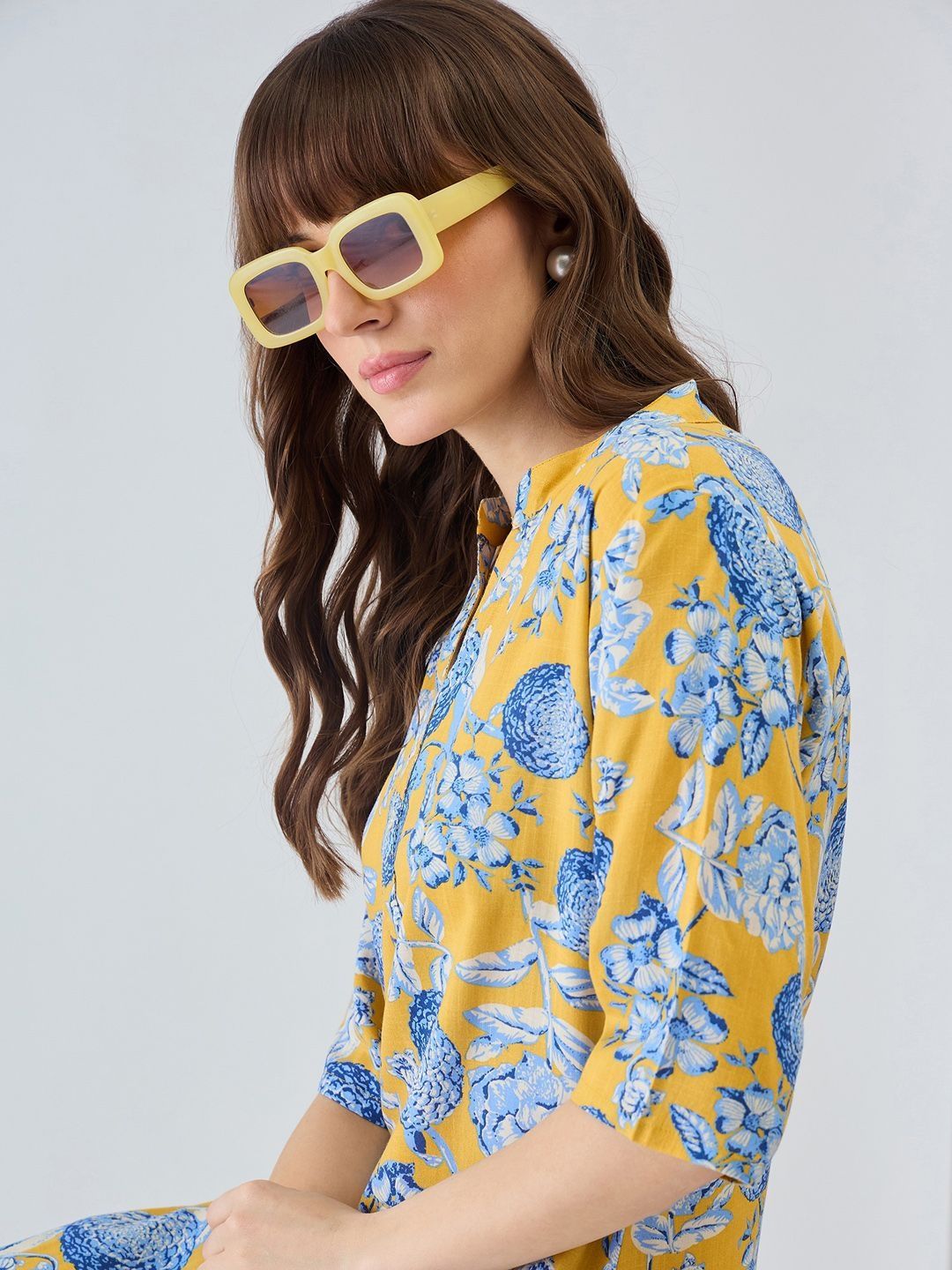 Women Floral Printed Regular Kurta with Trousers