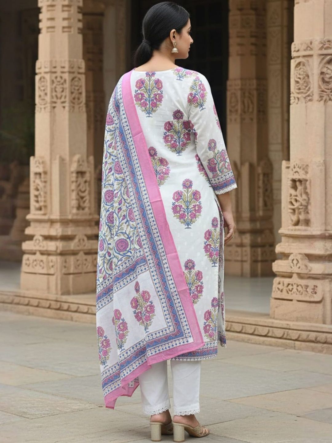 Women Floral Printed Regular Pure Cotton Kurta with Trousers & With Dupatta